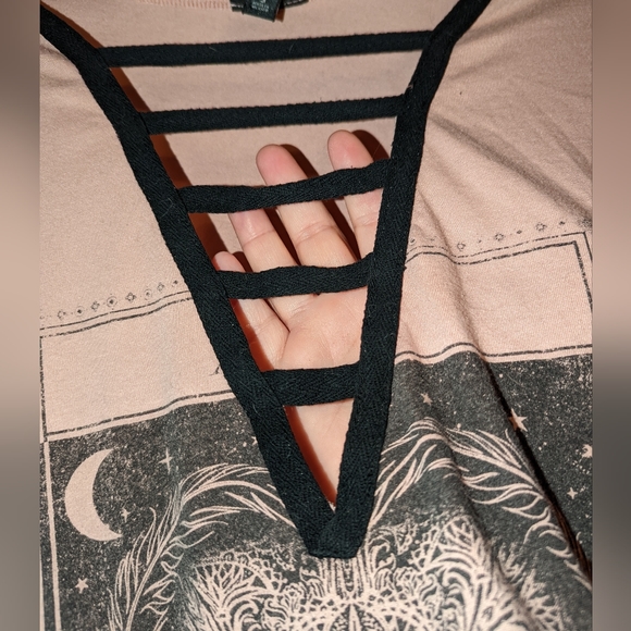 Torrid 3X Deep V Pink T-shirt "Eternal Lovers" - Picture 5 of 7